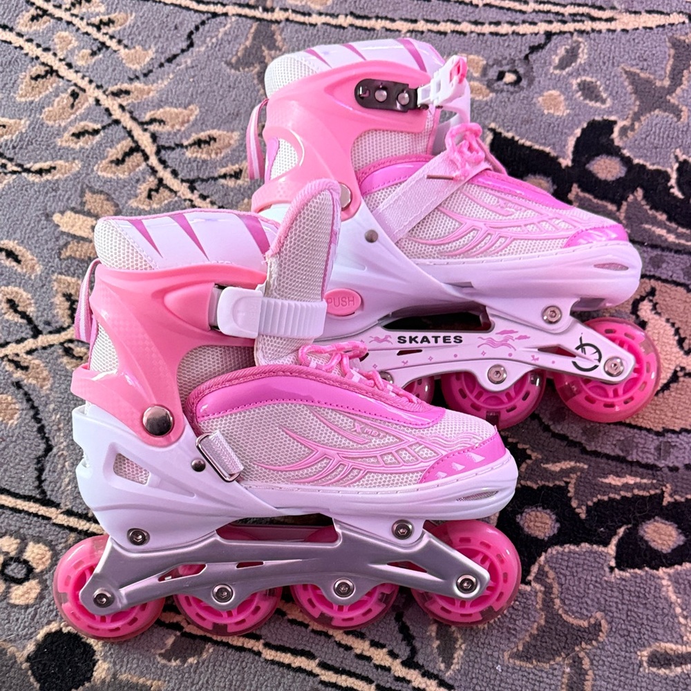 Girls' Adjustable Inline Skates with Pink and White Design